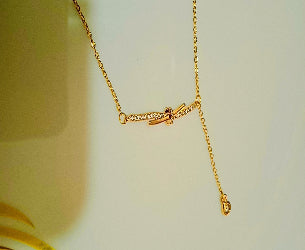 Cirius Knot Necklace