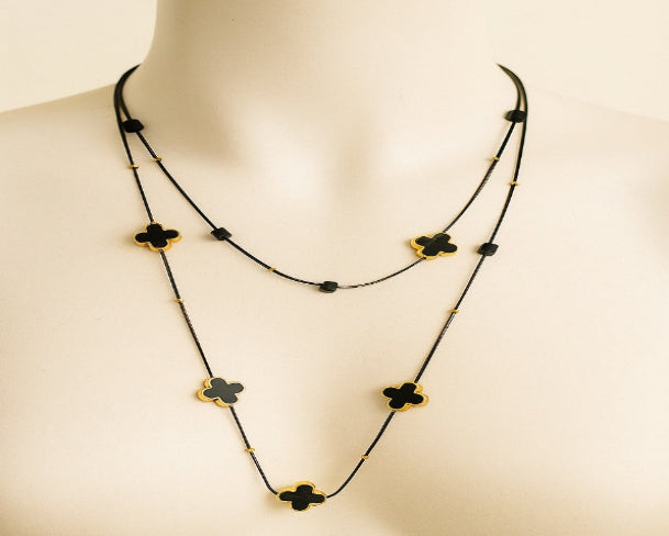 Clover Shaped Flowers Necklace