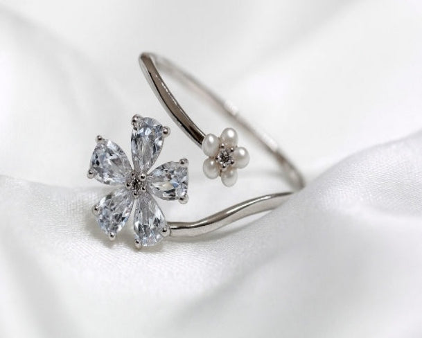 Cute Floral Ring