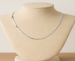 Classy Snake Chain Necklace Silver