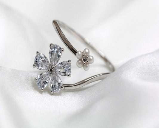 Cute Floral Ring
