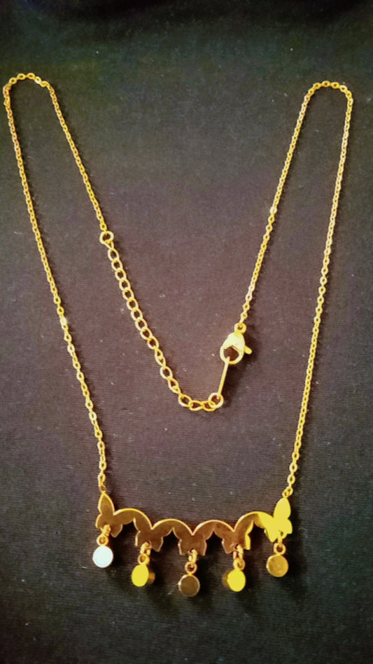 Trendy Wavy Pendant with Adjustable Chain
